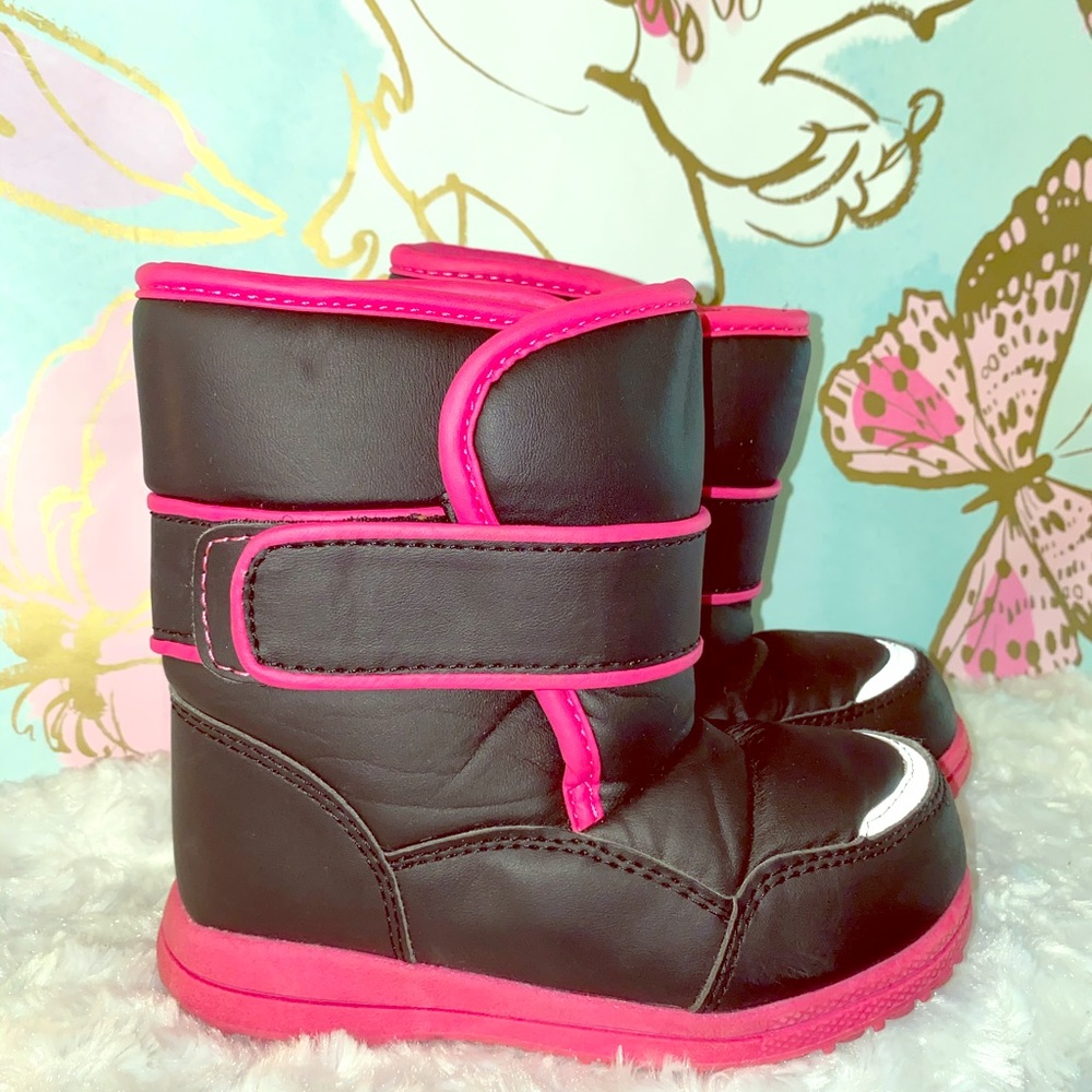 Snow boots